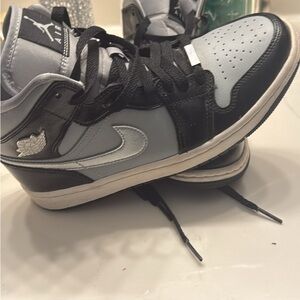 Jordan women’s Black and grey Sneakers